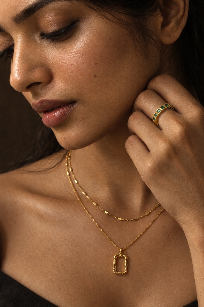 GleamNest Fine Jewelry Portrait